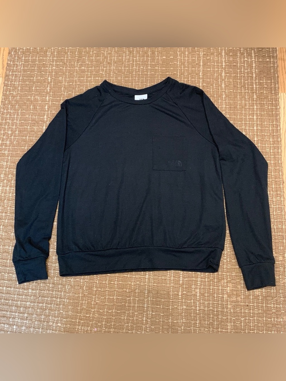 The North Face Black Women's Crewneck Sweatshirt with Chest Pocket